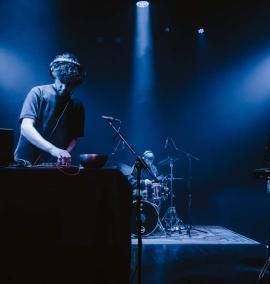 INTERVIU I Antrąjį albumą pristatanti grupė...