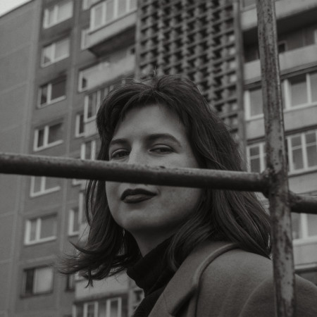 Premjerą pristatanti režisierė Aistė Rekašiūtė: „Spektaklį svarbu patirti ne tik protu“